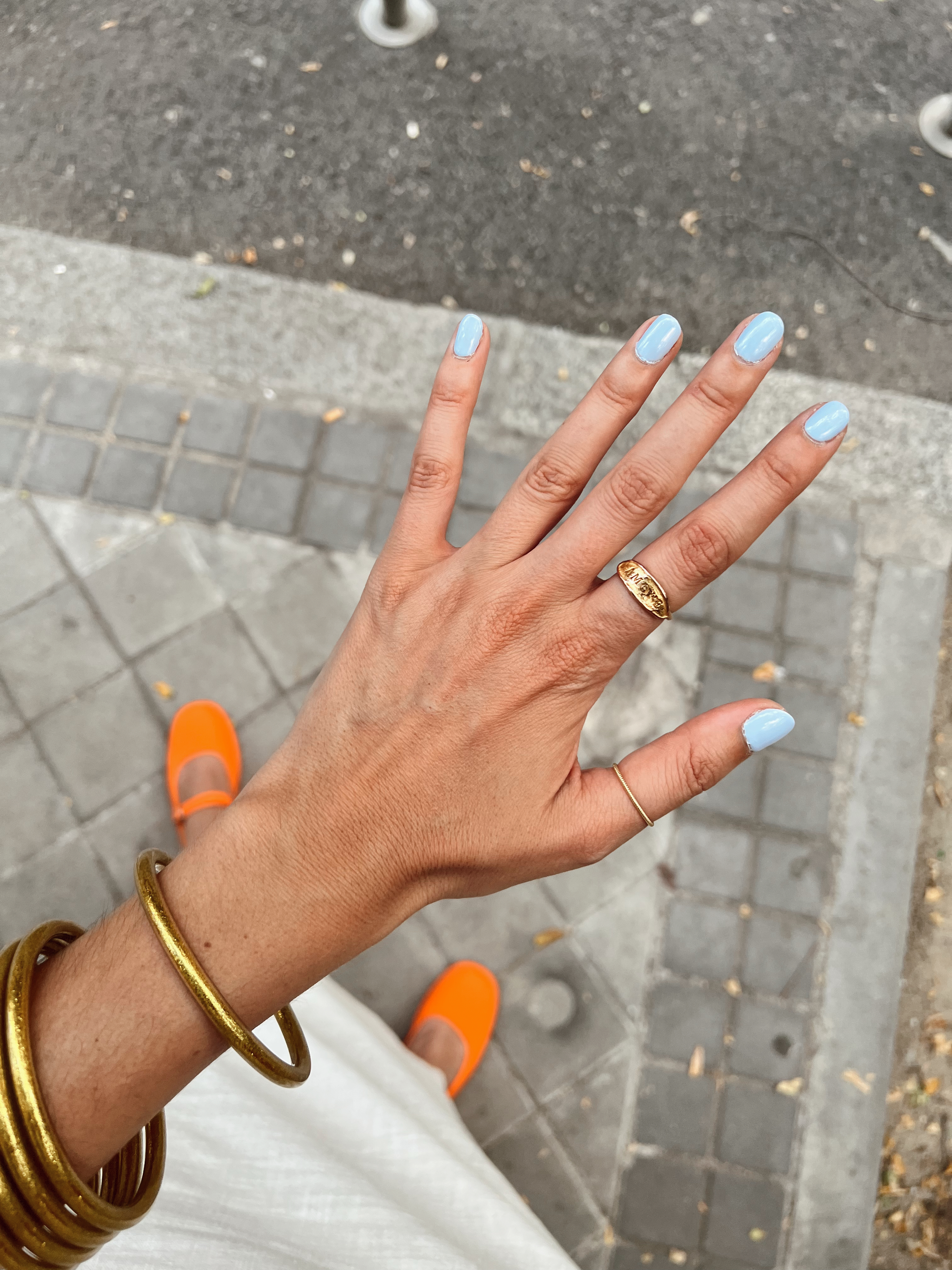 Paloma Herce uñas azules